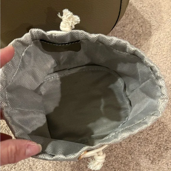 Soft leather bucket bag; NWOT - Picture 9 of 12